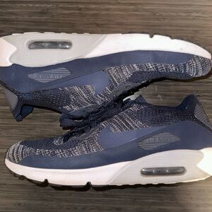 Nike Air Max 90 Flyknit